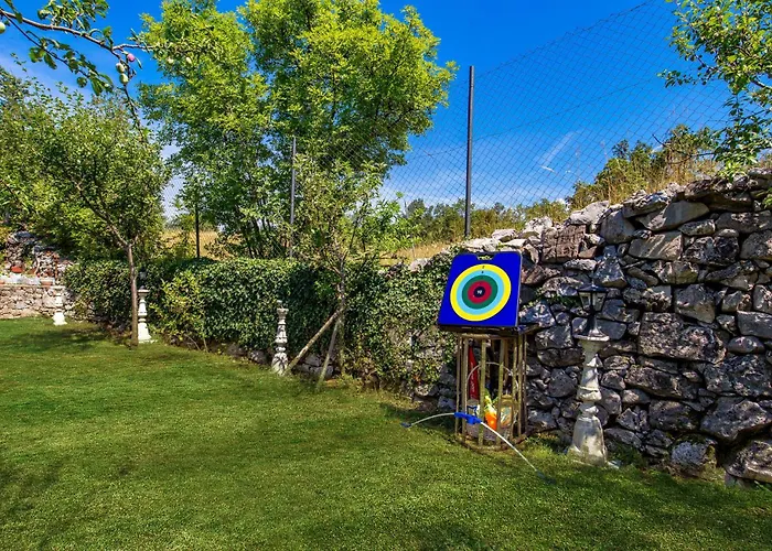 2 Bedroom Awesome In Σπίτι διακοπών *