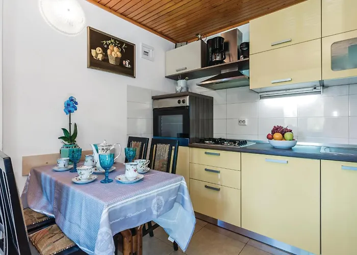 Hébergement de vacances 2 Bedroom Awesome In