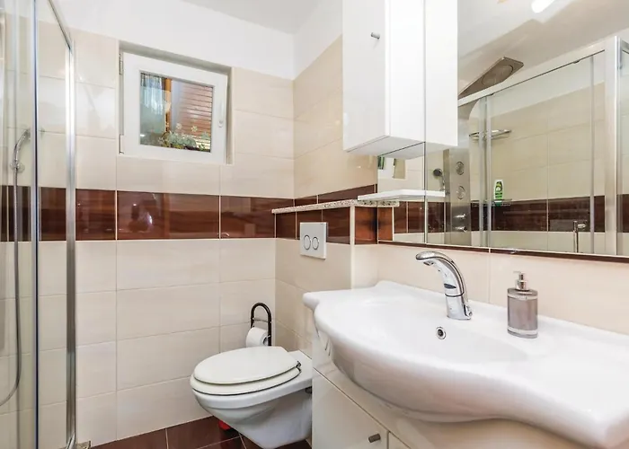 Feriehus 2 Bedroom Awesome In Opatija