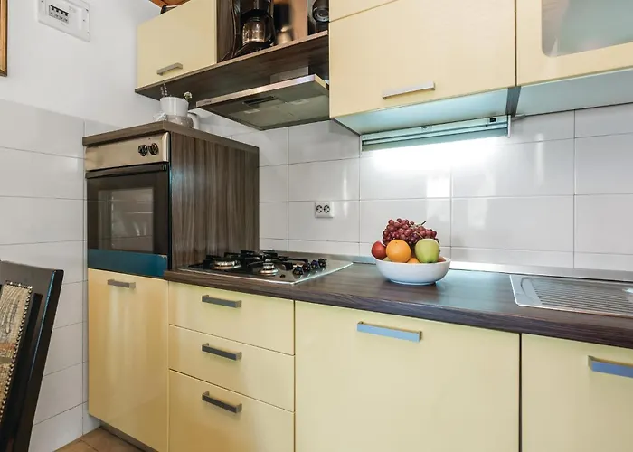Feriehus 2 Bedroom Awesome In Opatija