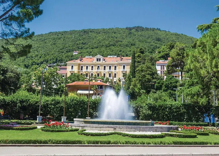 Feriehus 2 Bedroom Awesome In Opatija